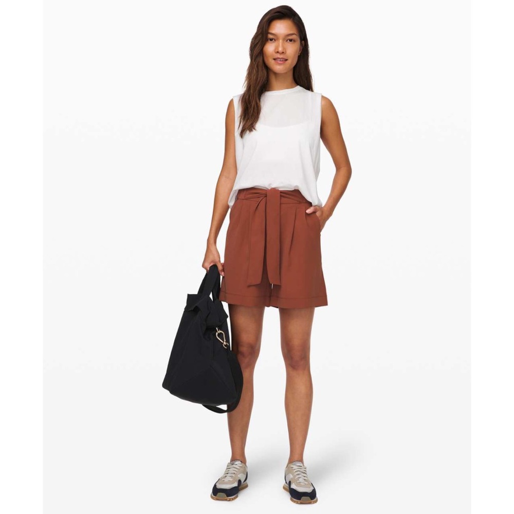 Lululemon Noir short Rustic clay 5.5” 2